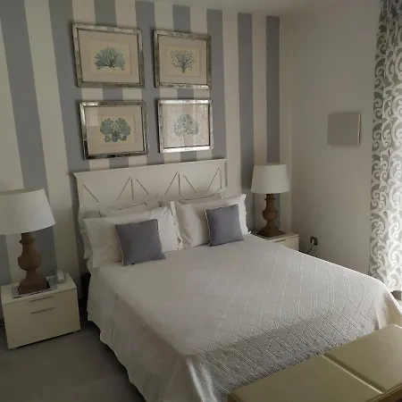 Cubo Apartmanhotel Vico Equense