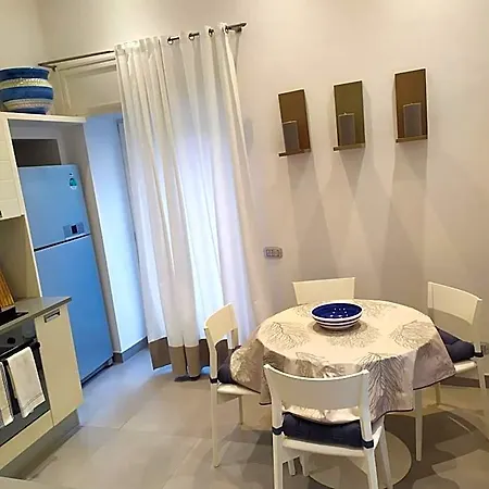מלון דירות Cubo 4*